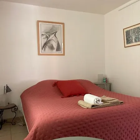 La Maison De La Colline, 4 Bedrooms, Sleeps 9 * Le Bastit