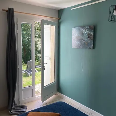 Prázdninový dům La Maison De La Colline, 4 Bedrooms, Sleeps 9 *