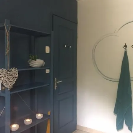 La Maison De La Colline, 4 Bedrooms, Sleeps 9 *