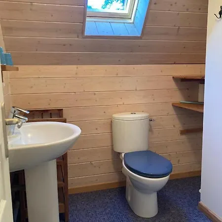 La Maison De La Colline, 4 Bedrooms, Sleeps 9 Prázdninový dům Le Bastit