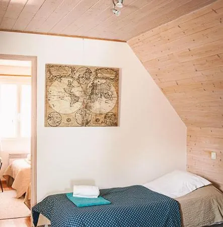 La Maison De La Colline, 4 Bedrooms, Sleeps 4 To 9 People Le Bastit