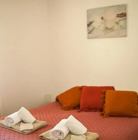 La Maison De La Colline, 4 Bedrooms, Sleeps 4 To 9 People Prázdninový dům *
