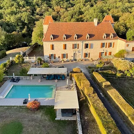 Prázdninový dům La Maison De La Colline, 4 Bedrooms, Sleeps 4 To 9 People